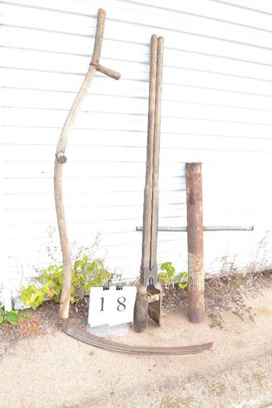 lot 18 image: Hand tools