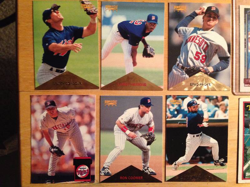 Tom Kelly Autograph - Minnesota Twins Card Lot