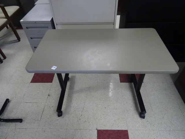 Table on Wheels 42 X 23 X 29