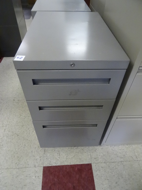 3 Drawer Metal Cabinet on Wheels