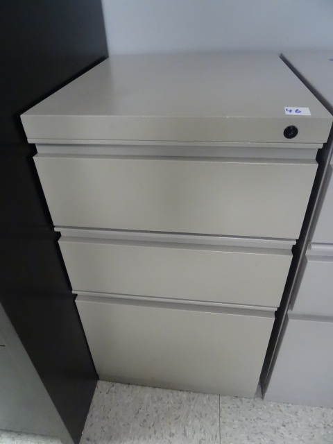 3 Drawer Metal Cabinet on Wheels