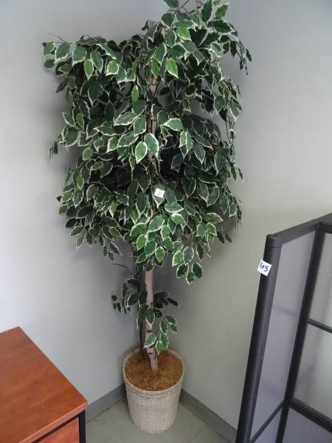 84 Artificial Tree