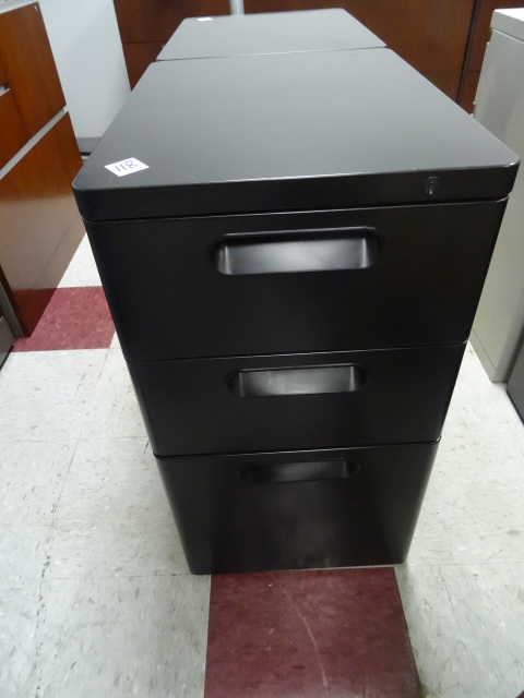 3 Drawer Metal Cabinet 15 X 20 X 26