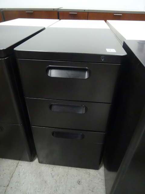 3 Drawer Metal Cabinet 15 X 20 X 26