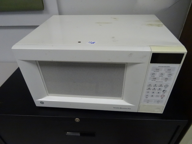 GE Turntable Microwave JES1244WC001