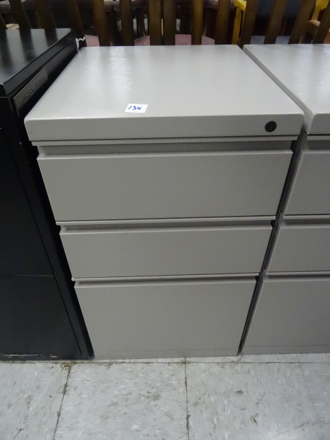3 Drawer Metal Cabinet 15 X 18 X 27