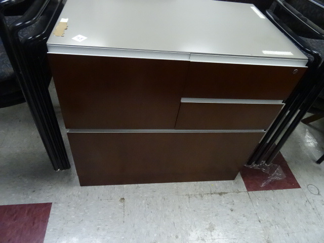 4 Drawer Metal Cabinet 30 X 19 X 28