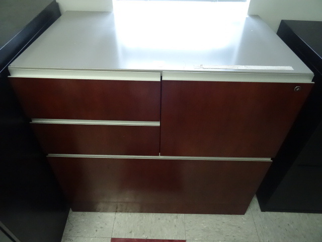 4 Drawer Metal Cabinet 30 X 19 X 28