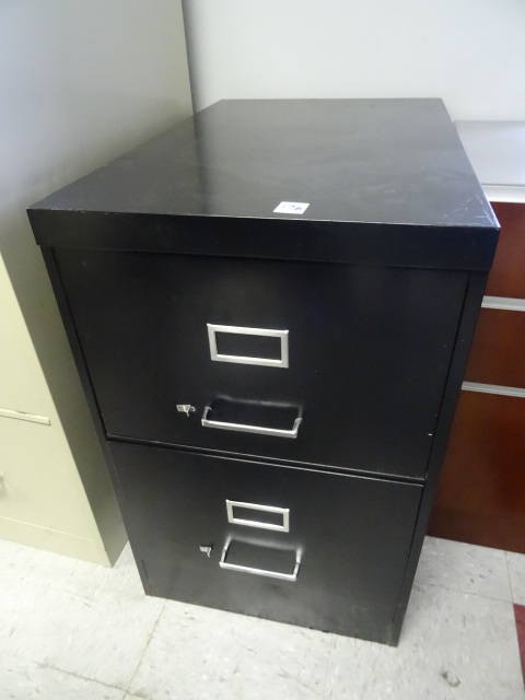18 Metal 2 Drawer File Cabinet