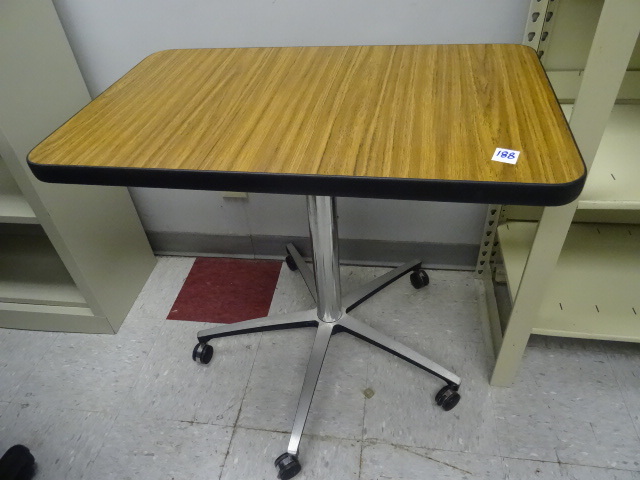30 X 18 X 29 Table On Wheels