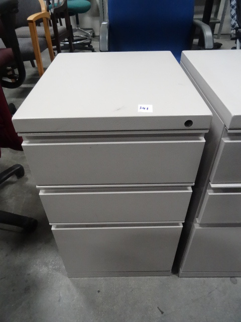 Metal 3 Drawer Cabinet 15 X 18 X 27