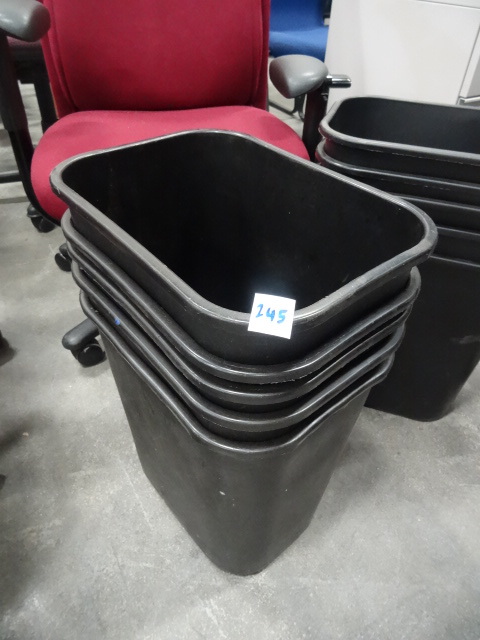 5 Plastic Office Garbage Cans