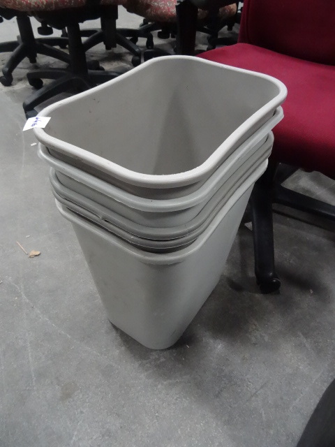 5 Plastic Office Garbage Cans