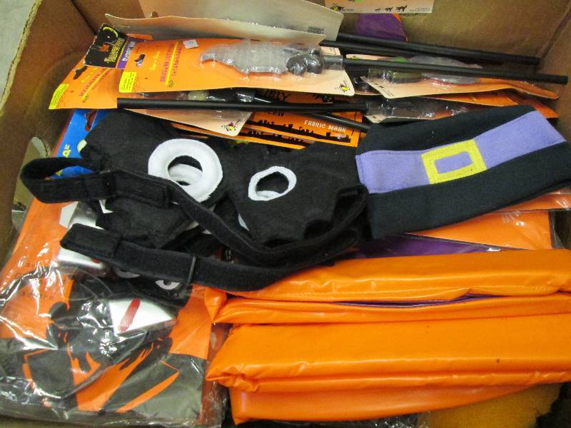 halloween  LARGE Lot of Halloween c...