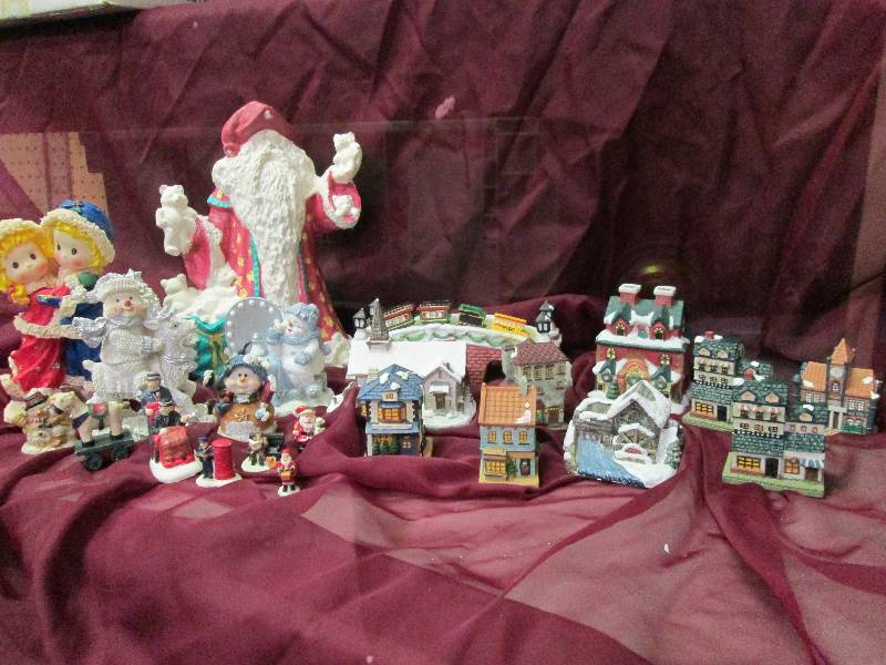 Christmas village collectibles and ...