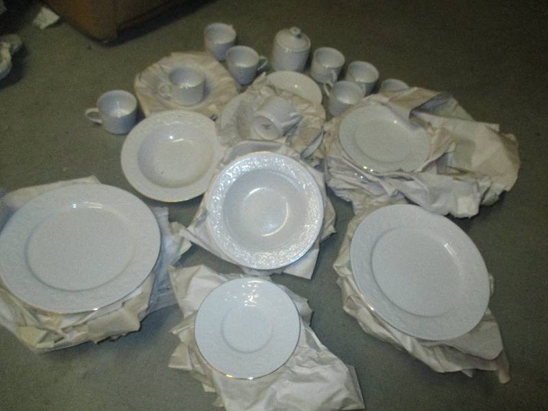 Set of Faberware dishes, nice looki...