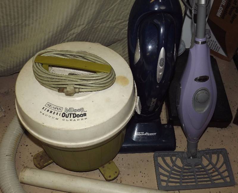 Vacuum Shark Cleaning Lot