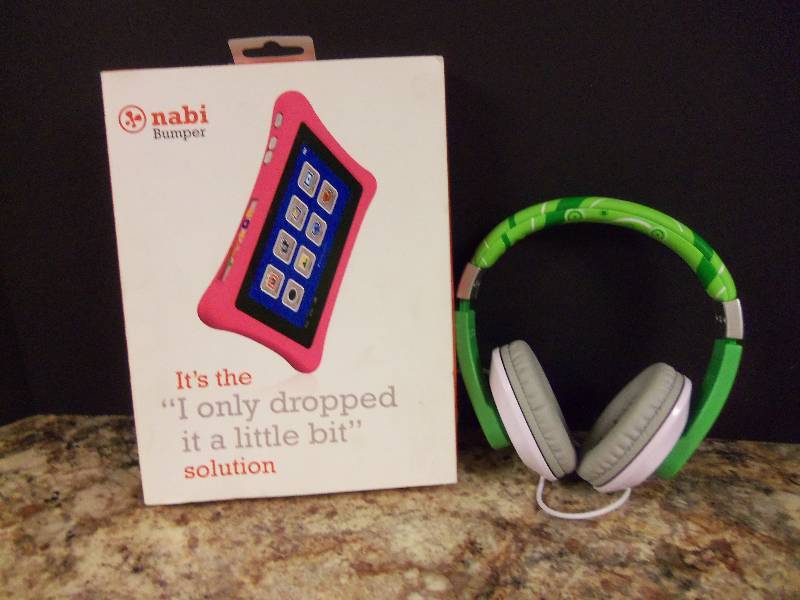 Nabi Bumper Case and Headphones