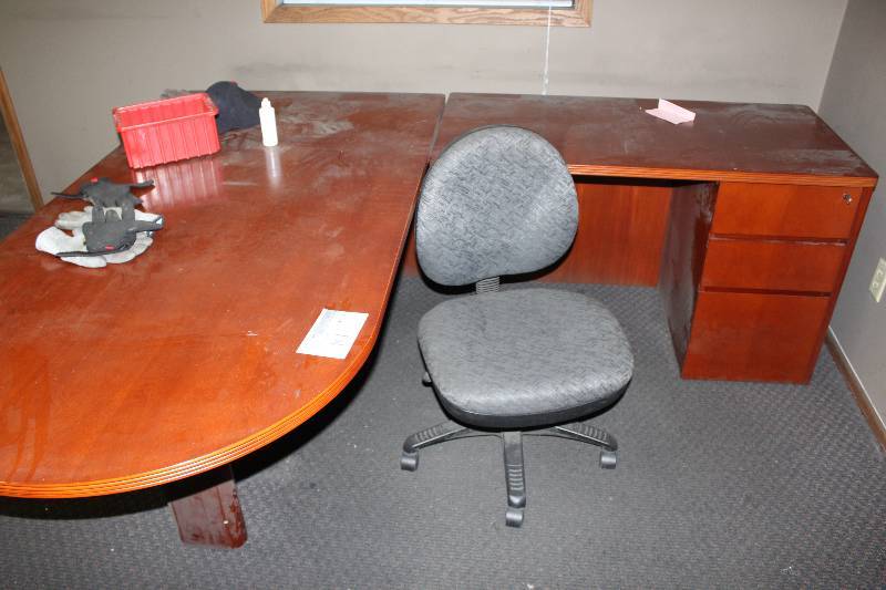Lot of (2) including Office Chair Office Desk wDrawers 37� x 23� x 29� 24� x 49� x 29�.