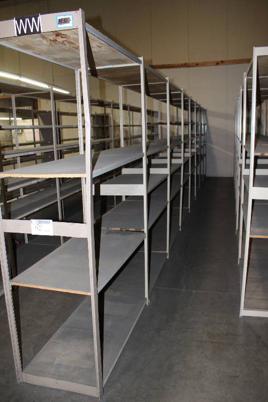 Metal Shelving Unit 23� x 384� x 88�.