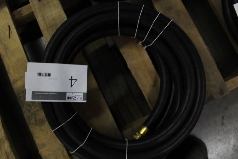 34� Hose wFittings 225 Psi Max Pressure.