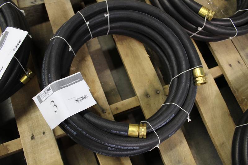34� Hose wFittings 225 Psi Max Pressure.