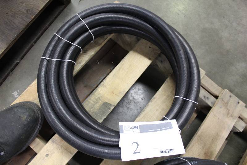 34� Hose wFittings 225 Psi Max Pressure.