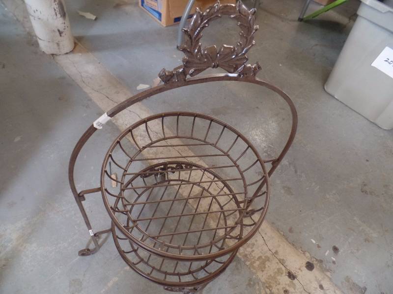 Metal Display