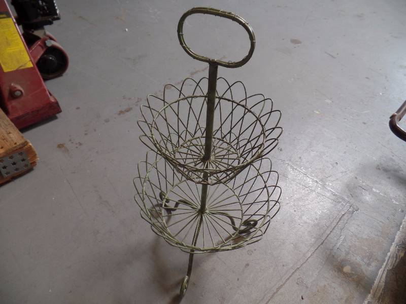 Metal Display