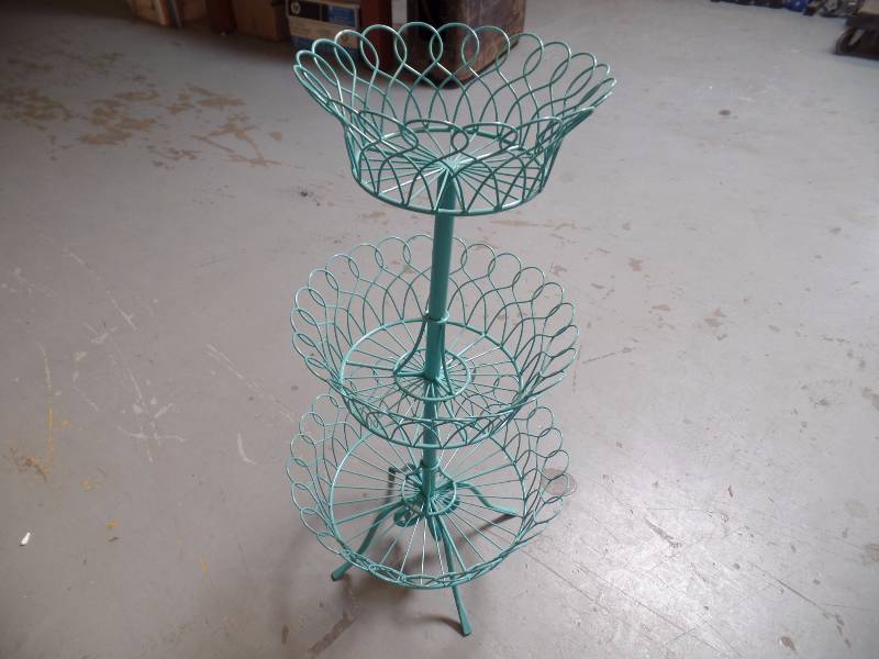 Metal Display