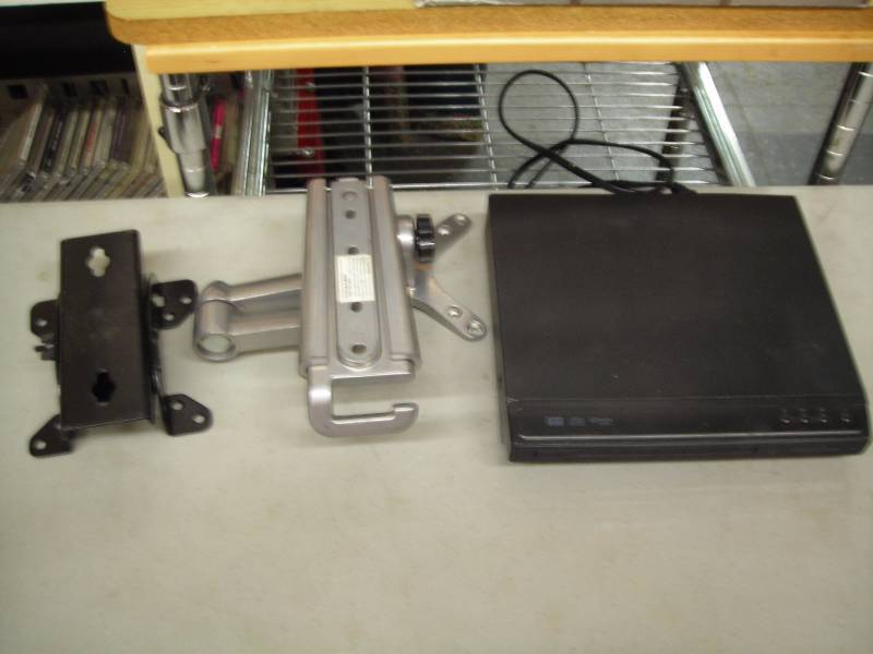lot 51 image: Elexa Wall Bracket For TV 10 To 32 inch80 lbs