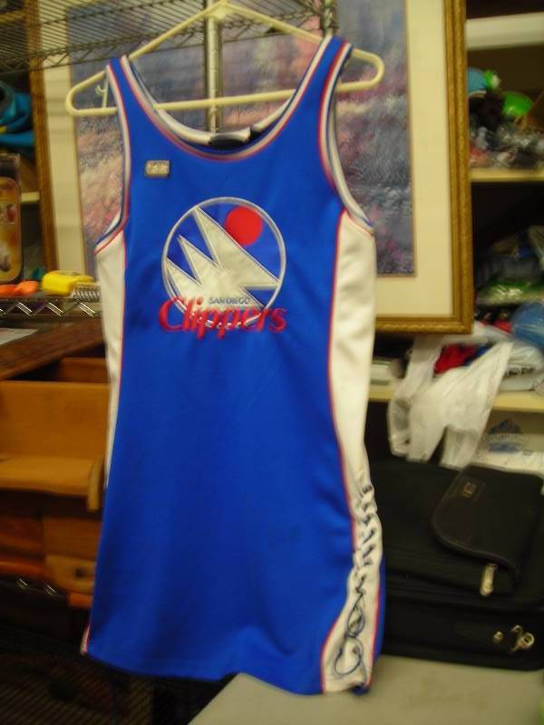 lot 72 image: Hardwood Classics Jr M San Diego Clippers Dress