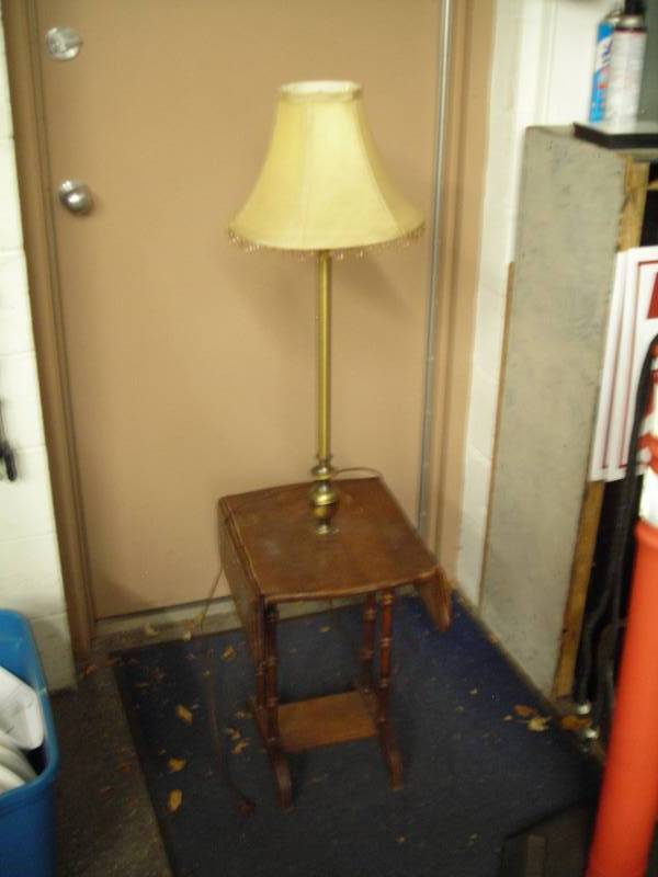 lot 74 image: Cute Little TableLamp With Drop Sides