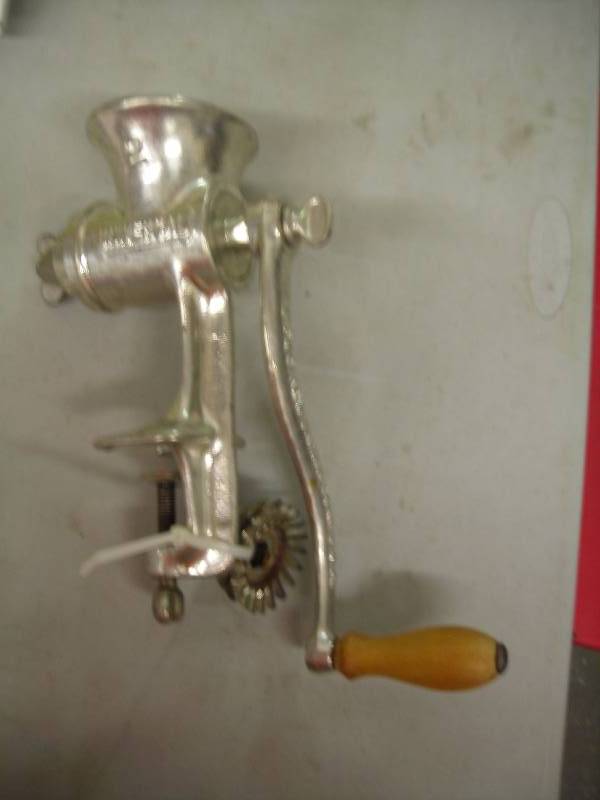 lot 80 image: Universal Grinder No. 2