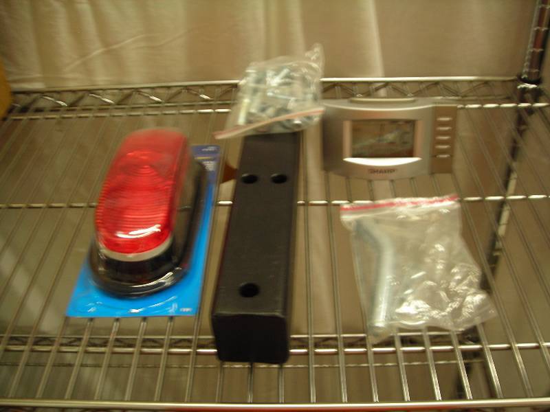 lot 85 image: Receiver Hitch Winch Mount With Hardware, Trailer Light, Travel Alarm