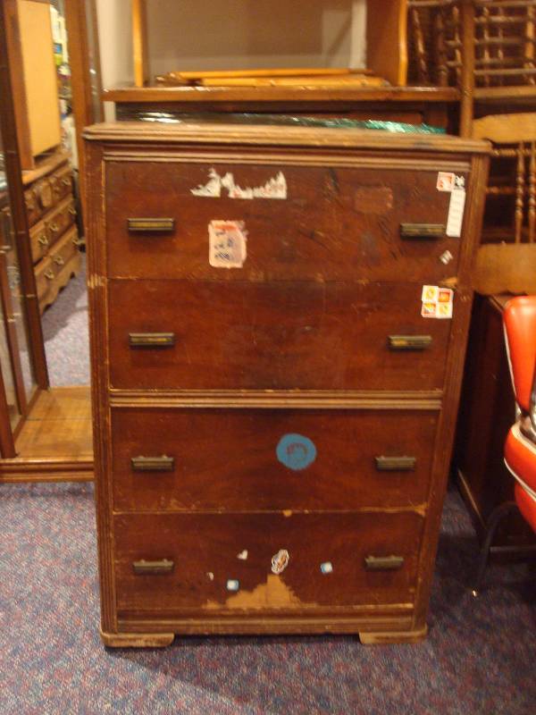 lot 6 image: Huntly&nbspFurniture&nbspVintage Wood Dress...