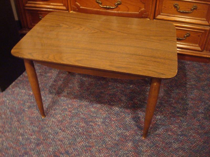 lot 14 image: Small Mid Century Modern Table...