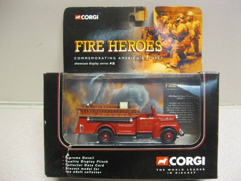 lot 71 image: Corgi&nbsp1953 Mack B Open Pumper...