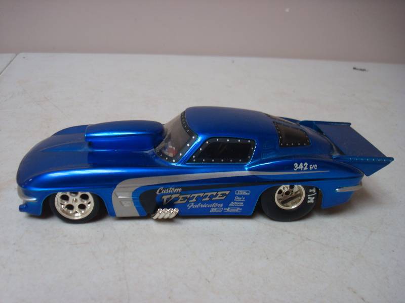 lot 74 image: Die Cast 1963 Corvette&nbspSting Ray Custom...