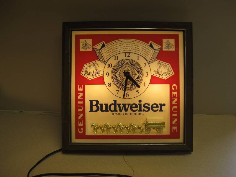 lot 96 image: Vintage Budweiser Lighted Clock With Wagon An...