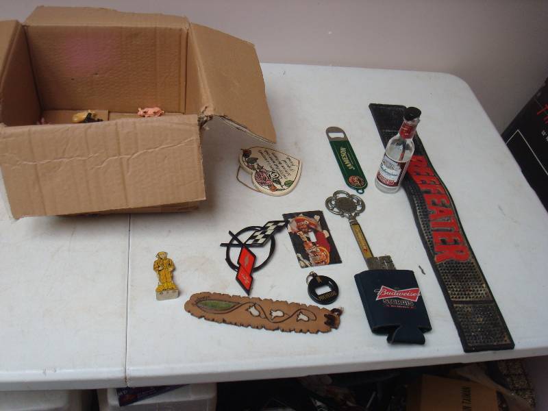 lot 124 image: Misc&nbspBox Of Good Stuff. Marx Toy Soldier...
