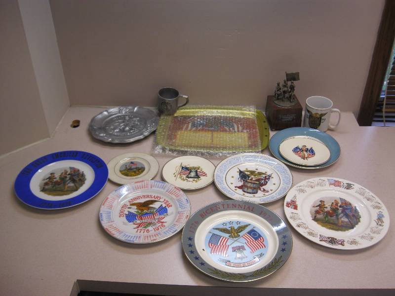 lot 130 image: Lot Of 1976 Bicentennial Items....