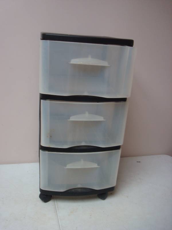 lot 166 image: Plastic 3 Drawer Storage Bin....