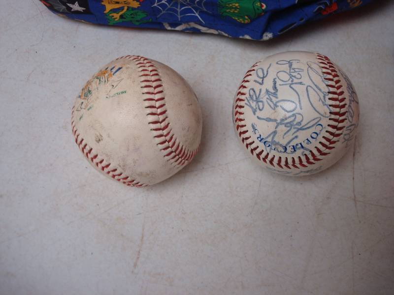 lot 194 image: Baseball Lot Some Autographs....