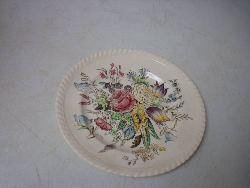 lot 205 image: Windsor Ware Dish....