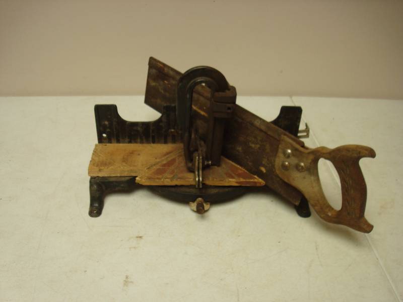 lot 208 image: Vintage Miter Saw Set-Up....