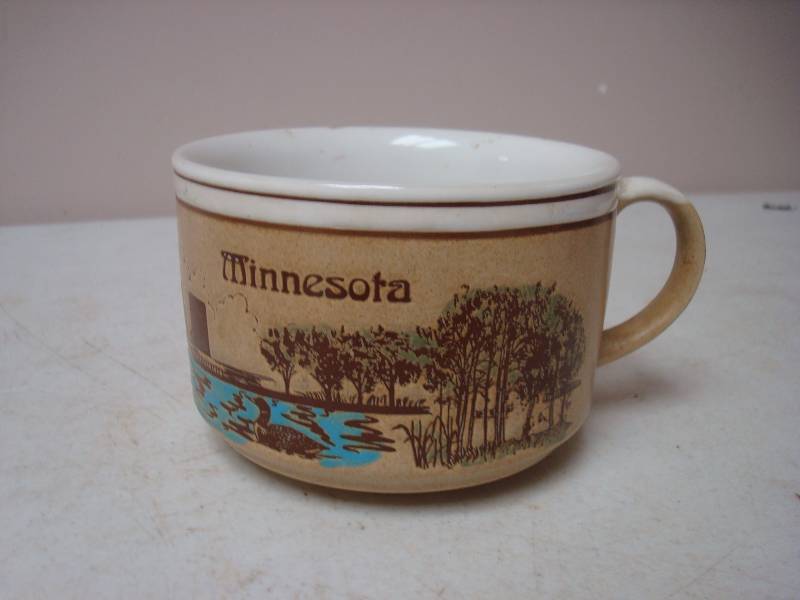 lot 237 image: Vintage Minnesota Mug....