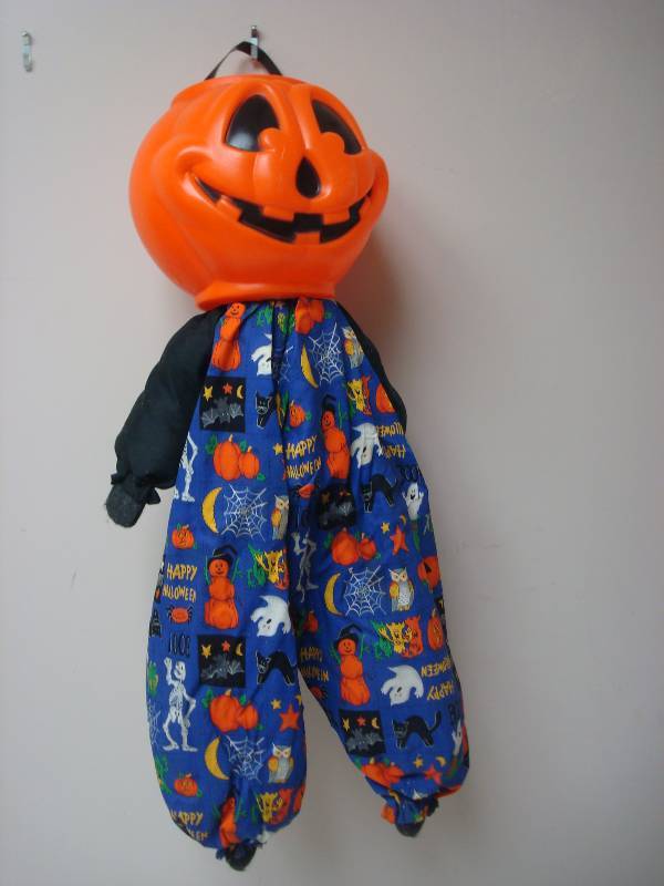 lot 238 image: Halloween Bucket Doll....