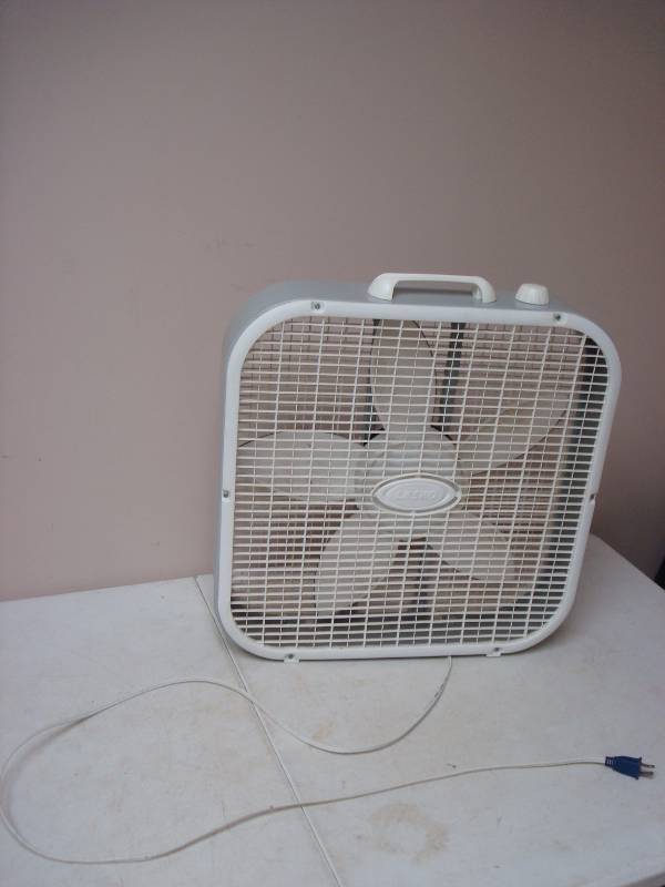 lot 239 image: Box Fan. Works...