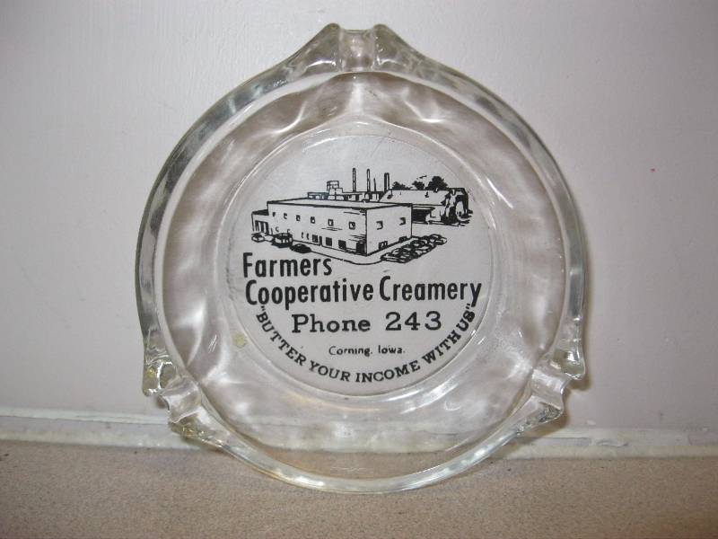 lot 275 image: Vintage Farmers Cooperative Creamery Glass As...